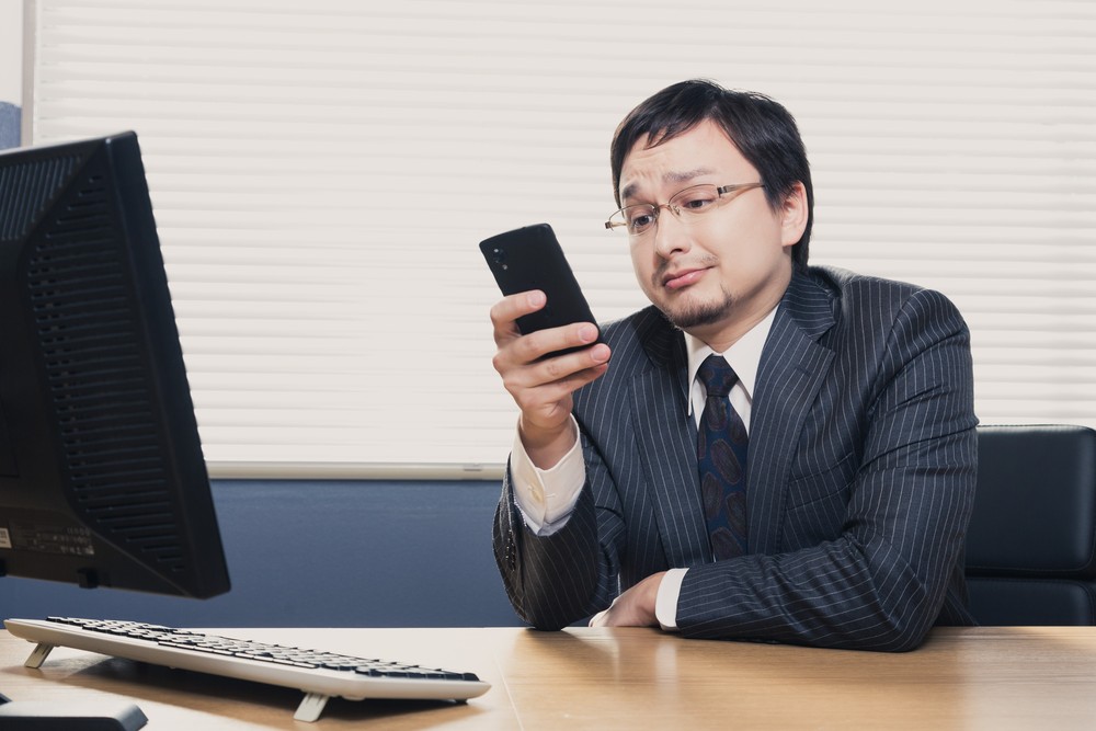 会社携帯を月額1500円以下にコストダウンする事例